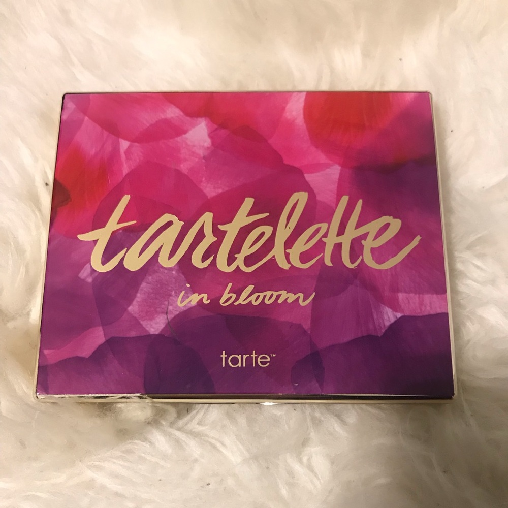 ✨TARTE Tartelette in bloom eyeshadow palette✨
